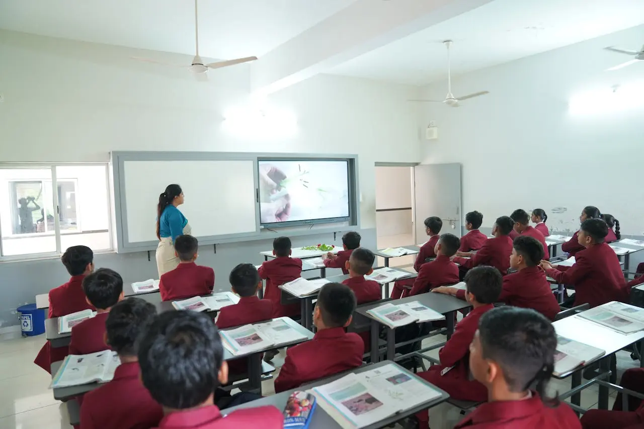 sekolah di sekitar halim